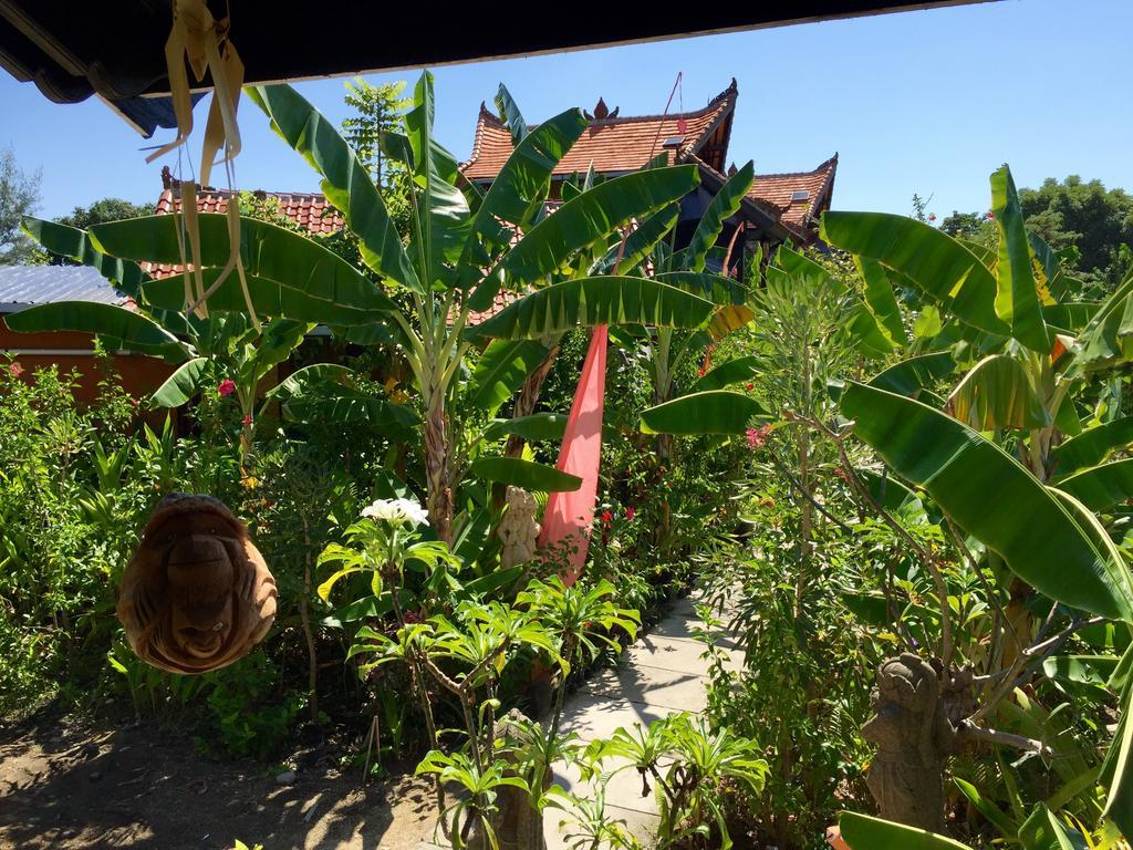 Mahogany Cottage Gili Meno Exterior photo