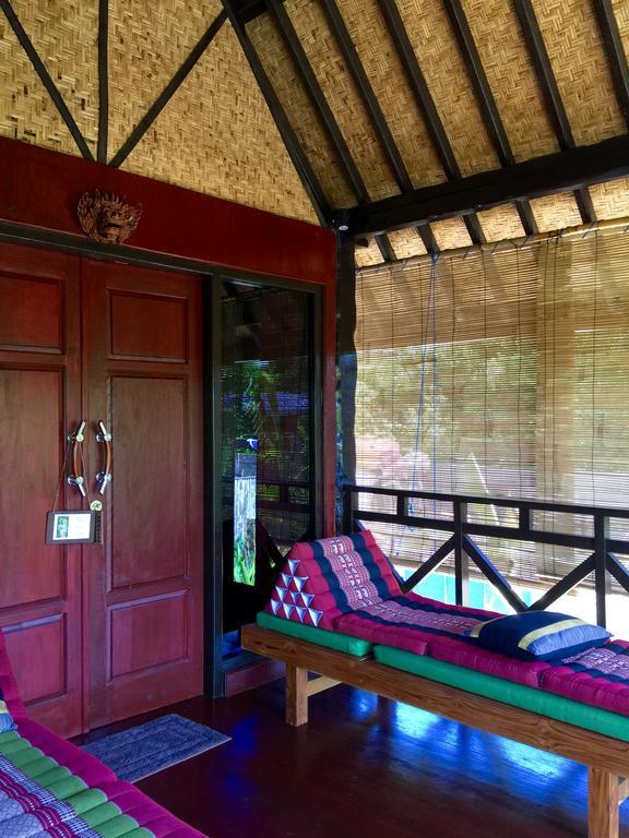 Mahogany Cottage Gili Meno Exterior photo