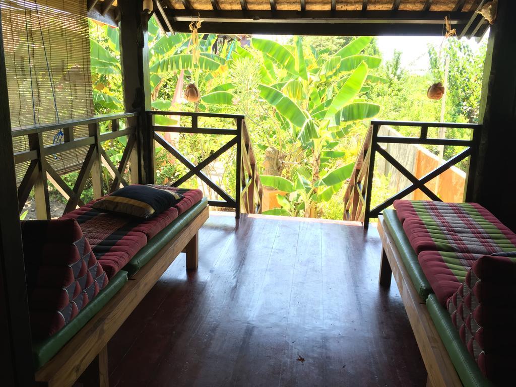 Mahogany Cottage Gili Meno Exterior photo