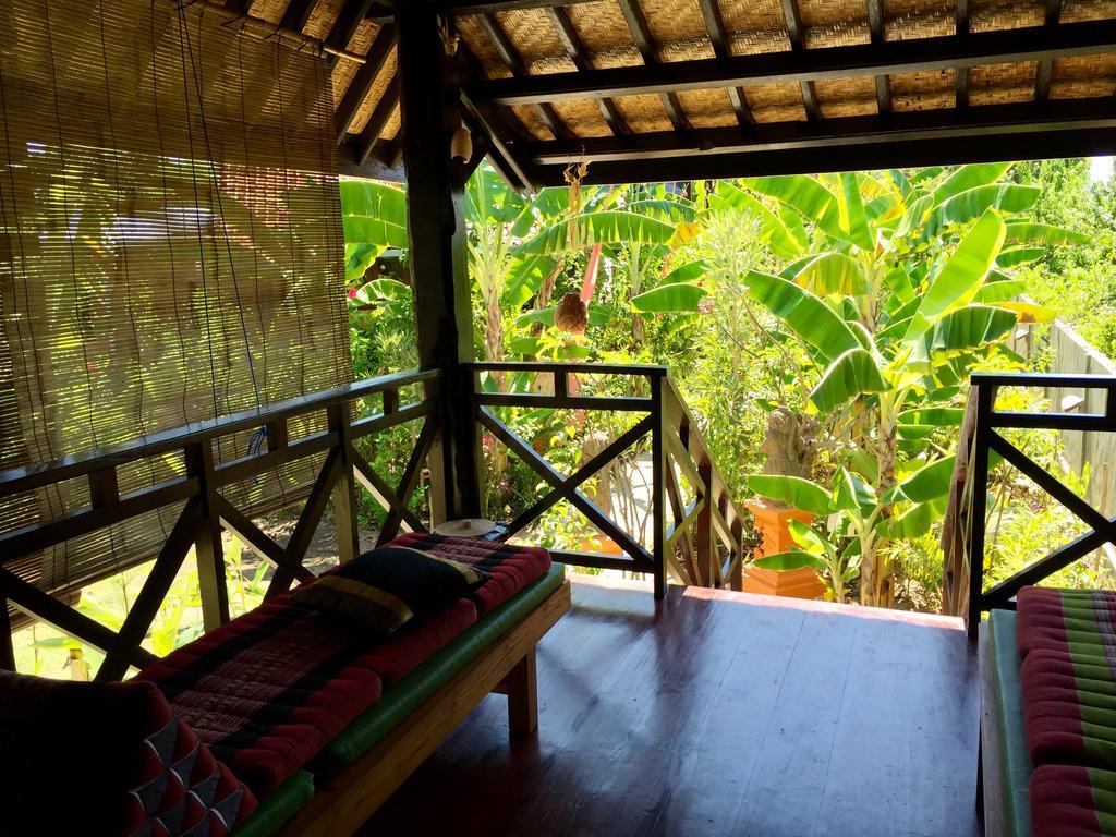 Mahogany Cottage Gili Meno Exterior photo
